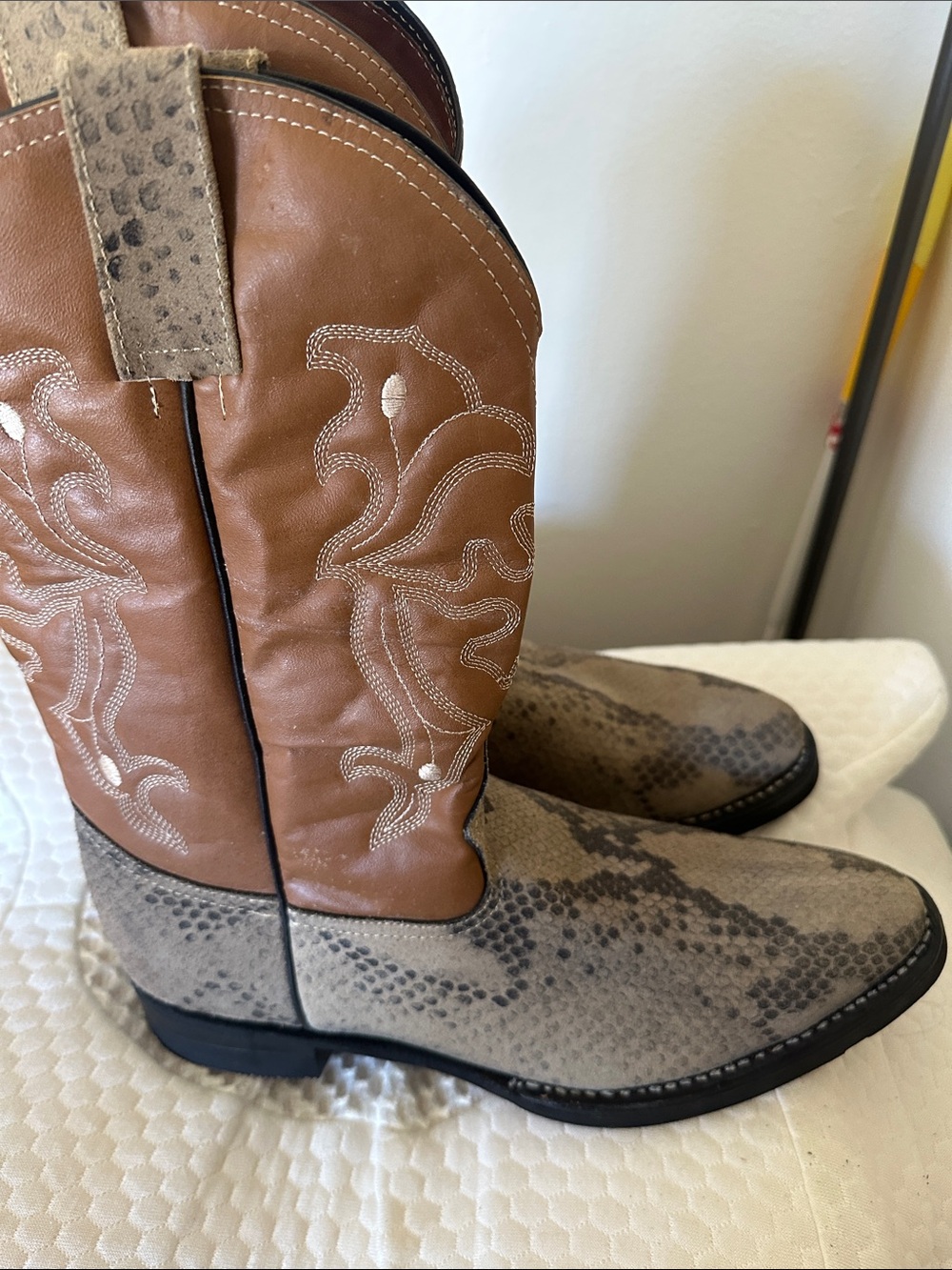 MEXICANA Brown Snake-Print Cowboy Boots